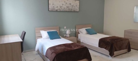 3 bedrooms Penthouse in Victoria, Malta No. 5984 11