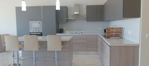 3 bedrooms Penthouse in Victoria, Malta No. 5984 2