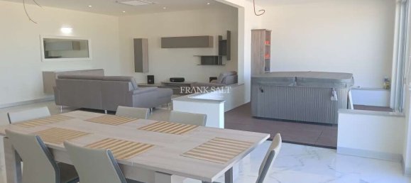 3 bedrooms Penthouse in Victoria, Malta No. 5984 6