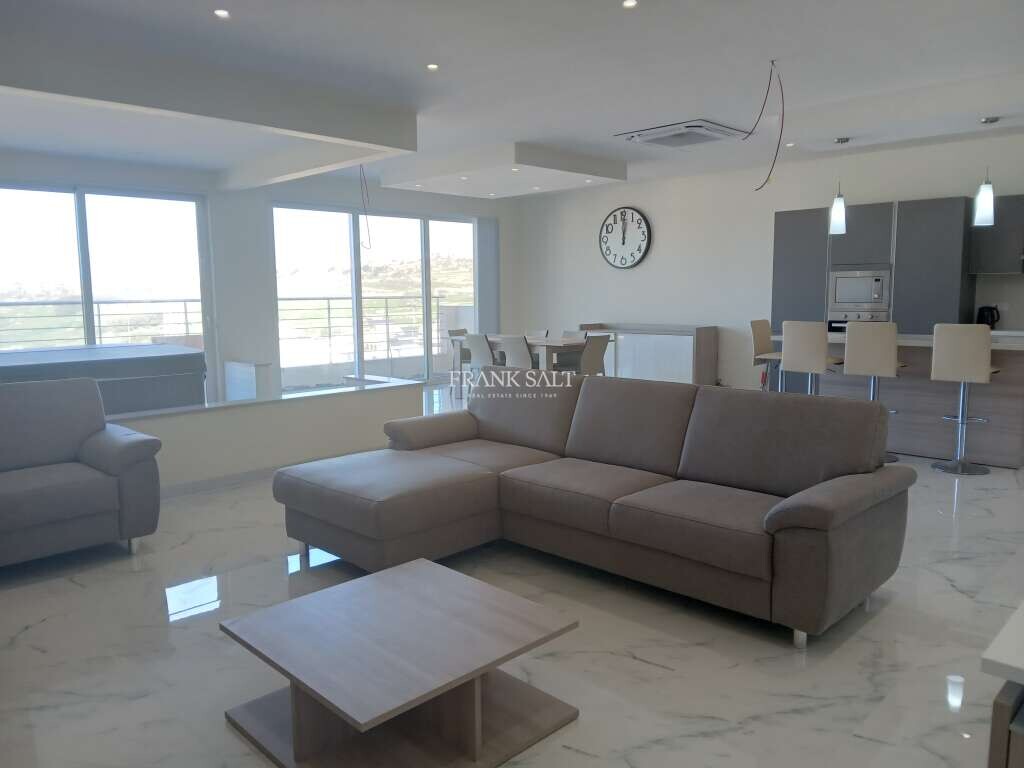 3 bedrooms Penthouse in Victoria, Malta No. 5984