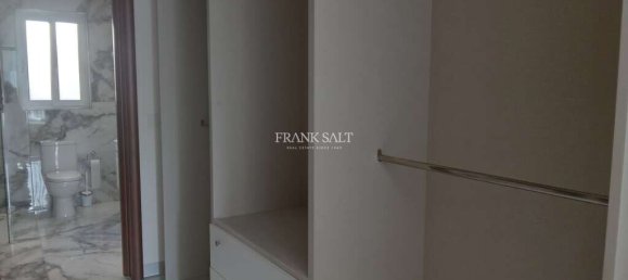 3 bedrooms Penthouse in Victoria, Malta No. 5984 20