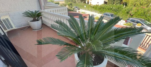 4 rooms House in Manfredonia, Italy No. 34048 5