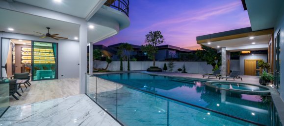 6 bedrooms Villa for sale in Pattaya, Chonburi, Eastern Thailand, Thailand № 60147 15