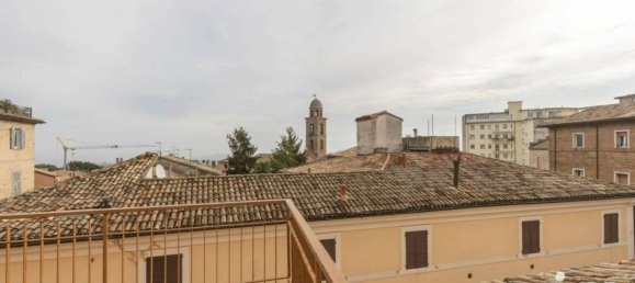 4 غرف نوم شقة في Osimo, Italy رقم 84850 20