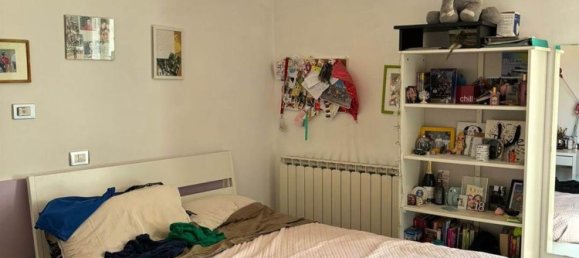 Apartamento de 6 divisões em Prato, Italy N.º 73989 10