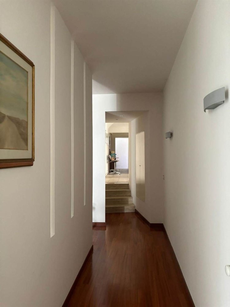 Apartamento de 6 divisões em Prato, Italy N.º 73989