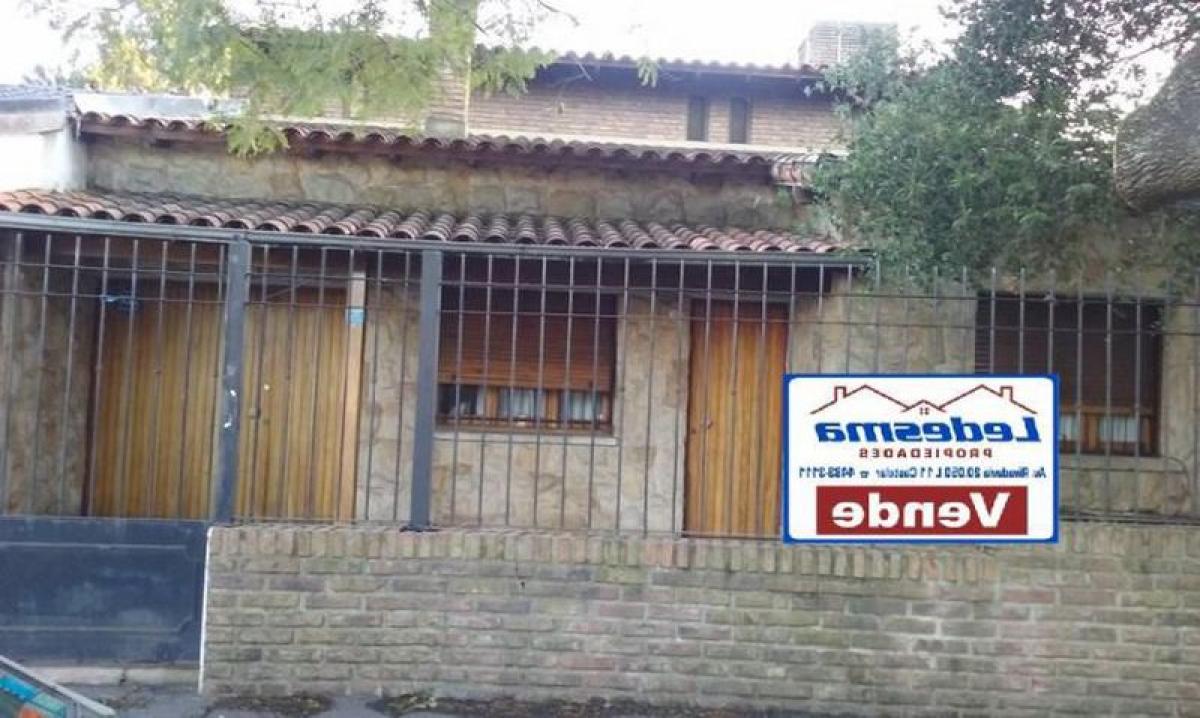 4 غرف نوم منزل في Moron, Argentina رقم 3303