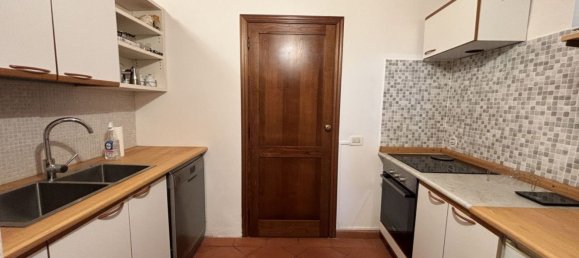 8 rooms House in Rignano sull'Arno, Italy No. 42189 22