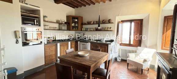 8 rooms House in Rignano sull'Arno, Italy No. 42189 33