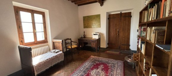8 rooms House in Rignano sull'Arno, Italy No. 42189 21
