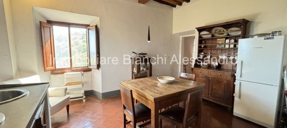 8 rooms House in Rignano sull'Arno, Italy No. 42189 34