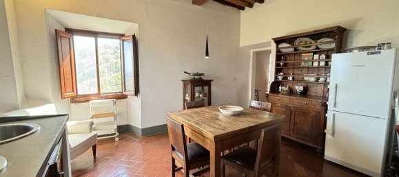 8 rooms House in Rignano sull'Arno, Italy No. 42189 4