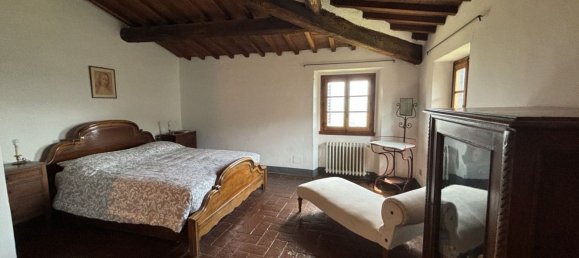 8 rooms House in Rignano sull'Arno, Italy No. 42189 26