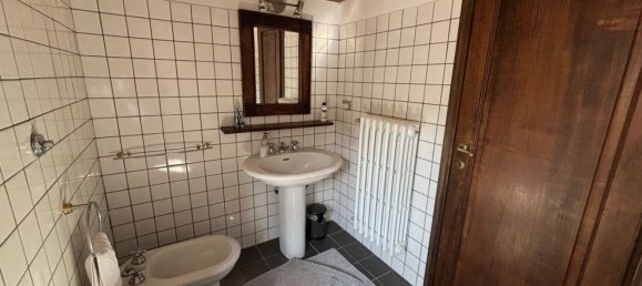 8 rooms House in Rignano sull'Arno, Italy No. 42189 29