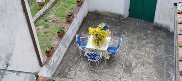 8 rooms House in Rignano sull'Arno, Italy No. 42189 18