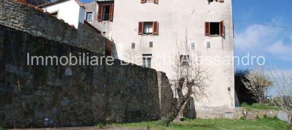 8 rooms House in Rignano sull'Arno, Italy No. 42189 44