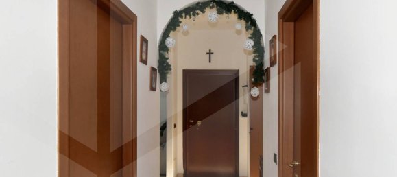 3 bedrooms Apartment in Legnano, Italy No. 17350 9