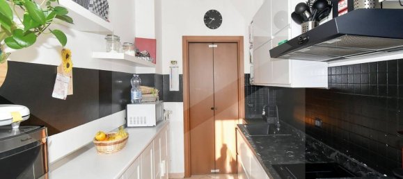3 bedrooms Apartment in Legnano, Italy No. 17350 8