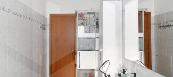 3 bedrooms Apartment in Legnano, Italy No. 17350 19