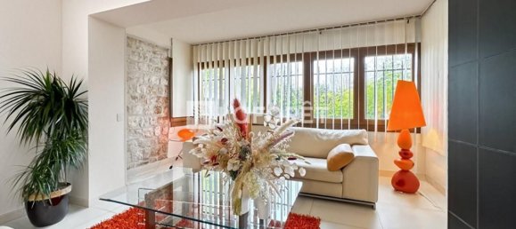 5 bedrooms House in Truyes, France No. 251463 3