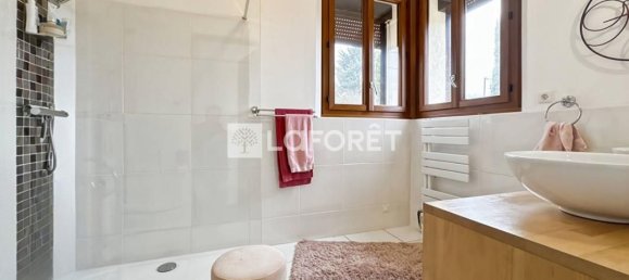 5 bedrooms House in Truyes, France No. 251463 5