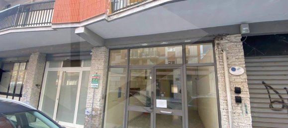 3 rooms Apartment in Bari, Italy No. 20495 23