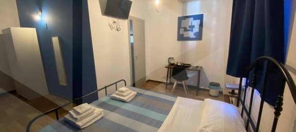 3 rooms Apartment in Bari, Italy No. 20495 3