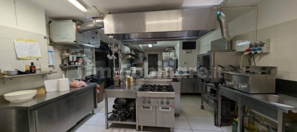 Imóvel comercial de 5 divisões em Gubbio, Italy N.º 307776 13