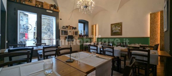 Imóvel comercial de 5 divisões em Gubbio, Italy N.º 307776 5