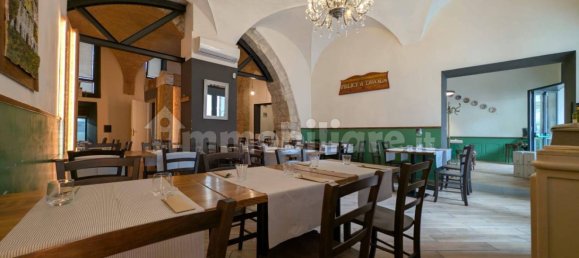 Imóvel comercial de 5 divisões em Gubbio, Italy N.º 307776 4