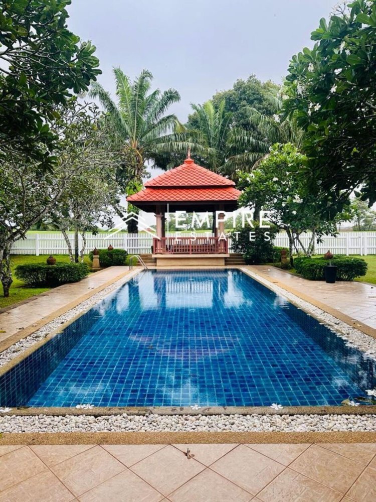 4 bedrooms Villa in Phuket, Thailand No. 10948