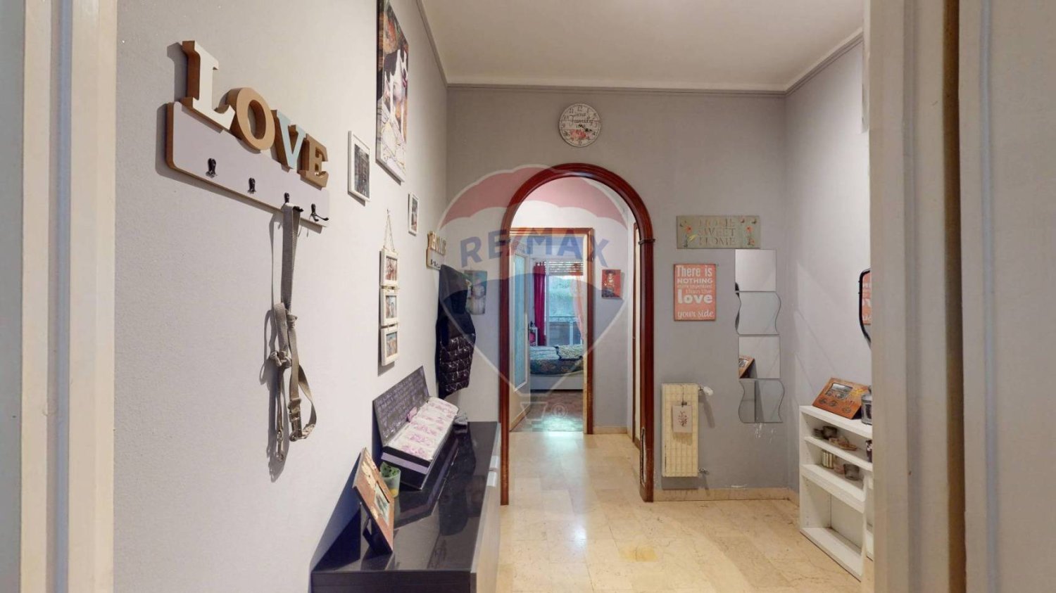 Apartamento de 3 dormitorios en Genoa, Italy No. 41545