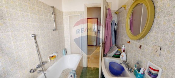 Apartamento de 3 dormitorios en Genoa, Italy No. 41545 4