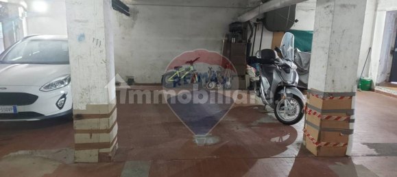 Apartamento de 3 dormitorios en Genoa, Italy No. 41545 36