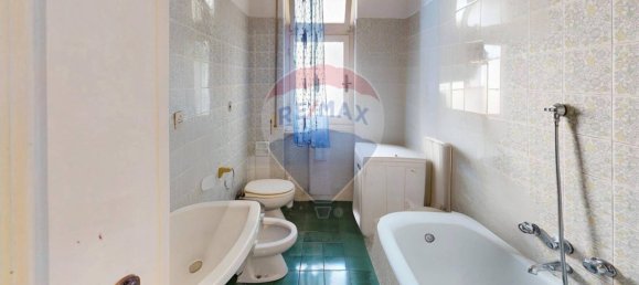 Apartamento de 3 dormitorios en Genoa, Italy No. 41545 8