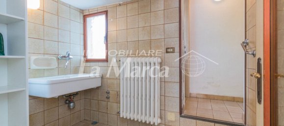 Вилла с 4 спальнями в Тревизо, Италия № 77543 32