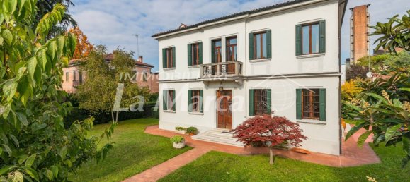 Вилла с 4 спальнями в Тревизо, Италия № 77543 2