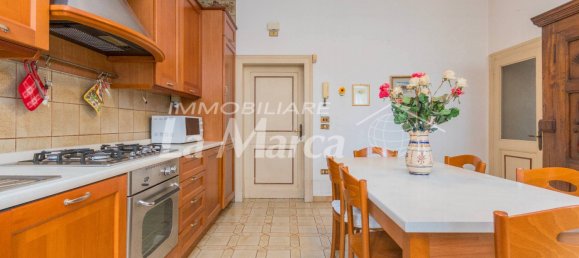 Вилла с 4 спальнями в Тревизо, Италия № 77543 20