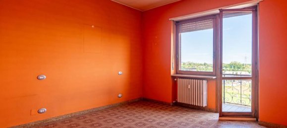 392m² Building in Orbassano, Italy No. 117969 2