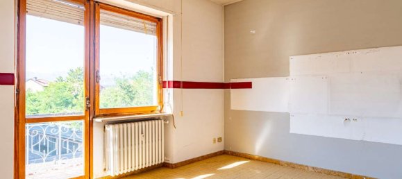 392m² Building in Orbassano, Italy No. 117969 8