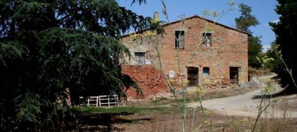 Studio in Chiusi, Italy No. 1387 3