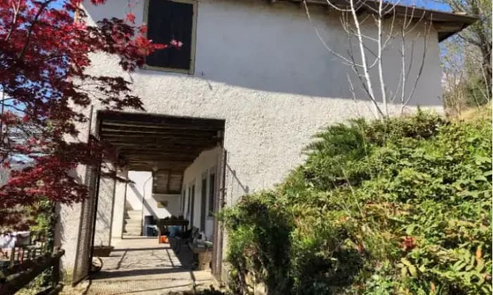 5 rooms House in Adrara San Martino, Italy No. 80982