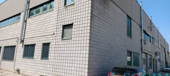 300m² Warehouse in Lurago Marinone, Italy No. 64759 3