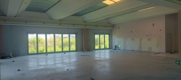  عقار تجاري في Gattinara, Italy 750متر مربع رقم 369903 10