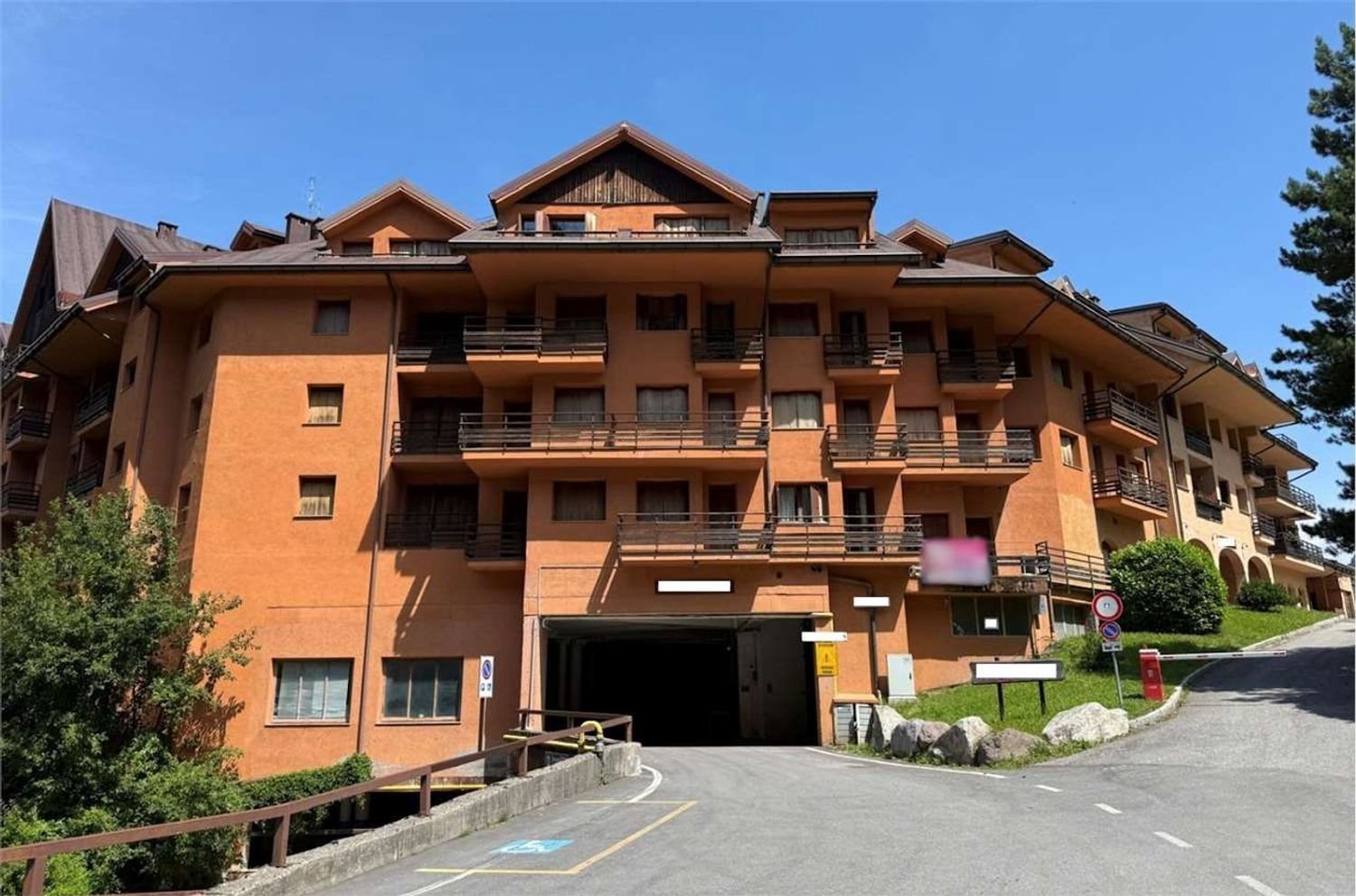  مكتب في Artogne, Italy 2690متر مربع رقم 263164