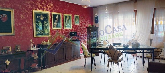 Квартира с 2 спальнями в Джулианова, Италия № 210753 2