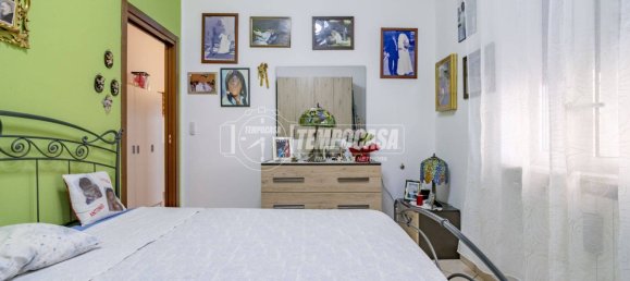 Квартира с 2 спальнями в Каронно Пертузелла, Италия № 280701 18