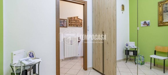 Квартира с 2 спальнями в Каронно Пертузелла, Италия № 280701 45