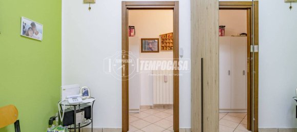 Квартира с 2 спальнями в Каронно Пертузелла, Италия № 280701 32