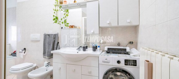 Квартира с 2 спальнями в Каронно Пертузелла, Италия № 280701 28